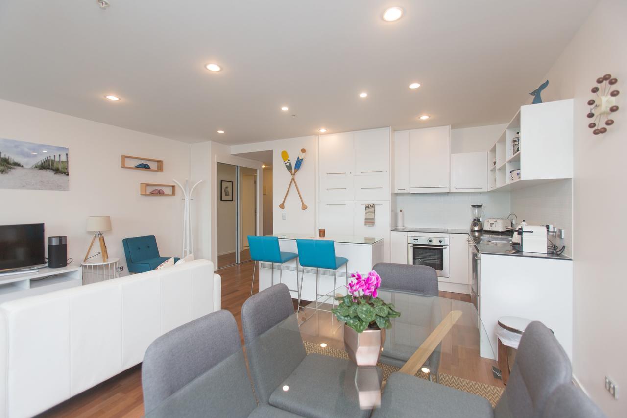 Perfect Location With Harbour Views Apartment