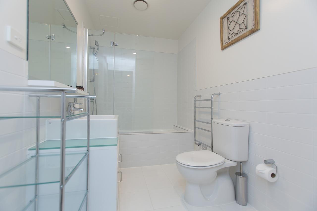 Apartment Perfect Location With Harbour Views Auckland