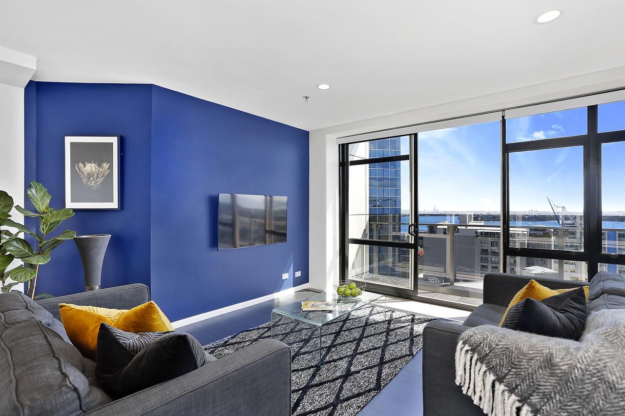 12th Floor With & Harbour Views Apartment *