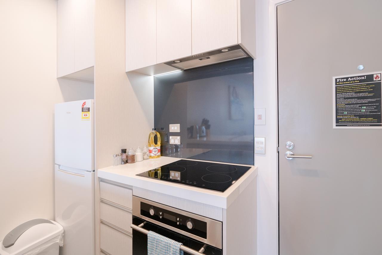 Cbd Brand New 2 Bedrooms *