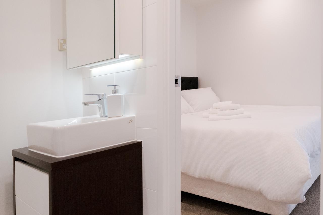 Cbd Brand New 2 Bedrooms Apartment Auckland