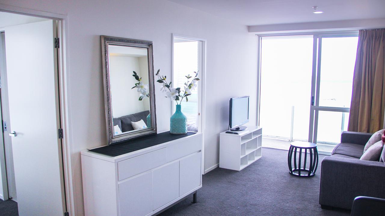 Semi Penthouse With Free Parking Auckland