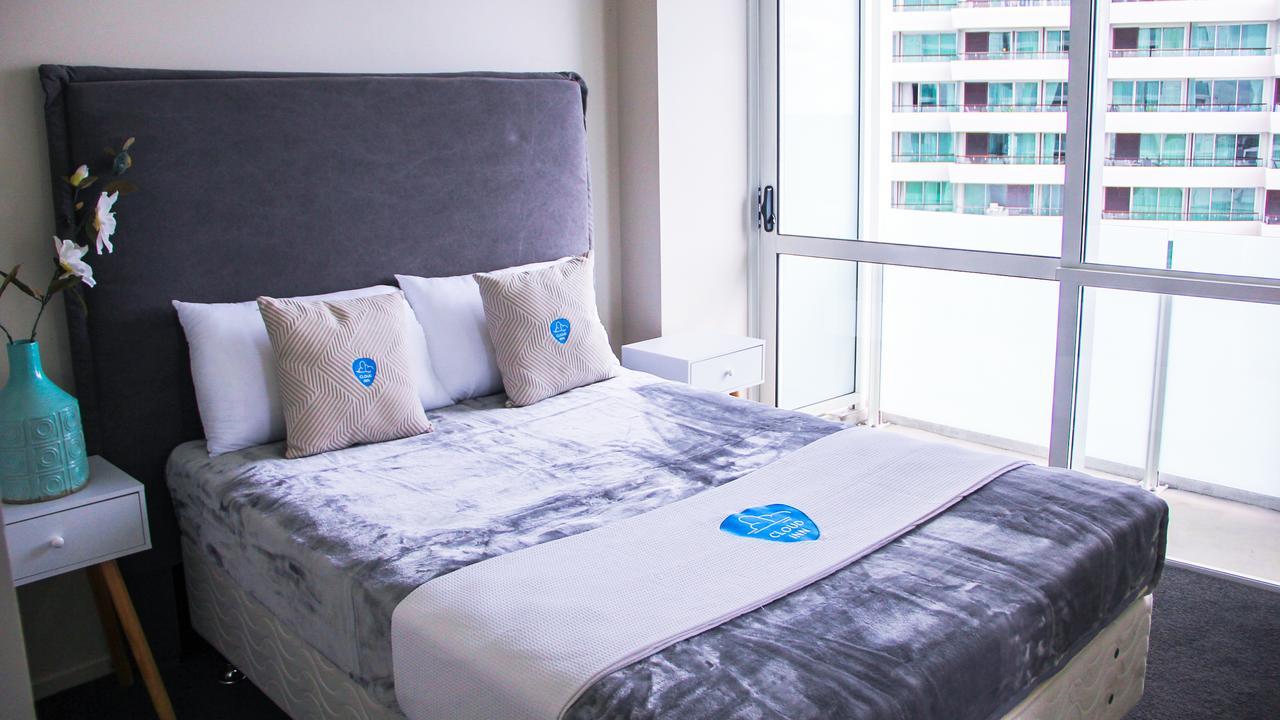 Semi Penthouse With Free Parking *