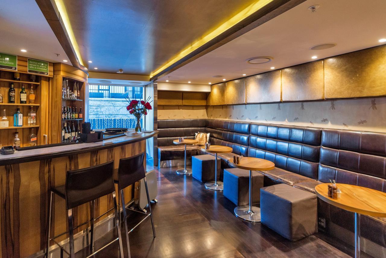 Semi Penthouse With Free Parking Apartment
