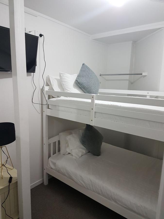 Forbes Grove Accommodation Hostel *