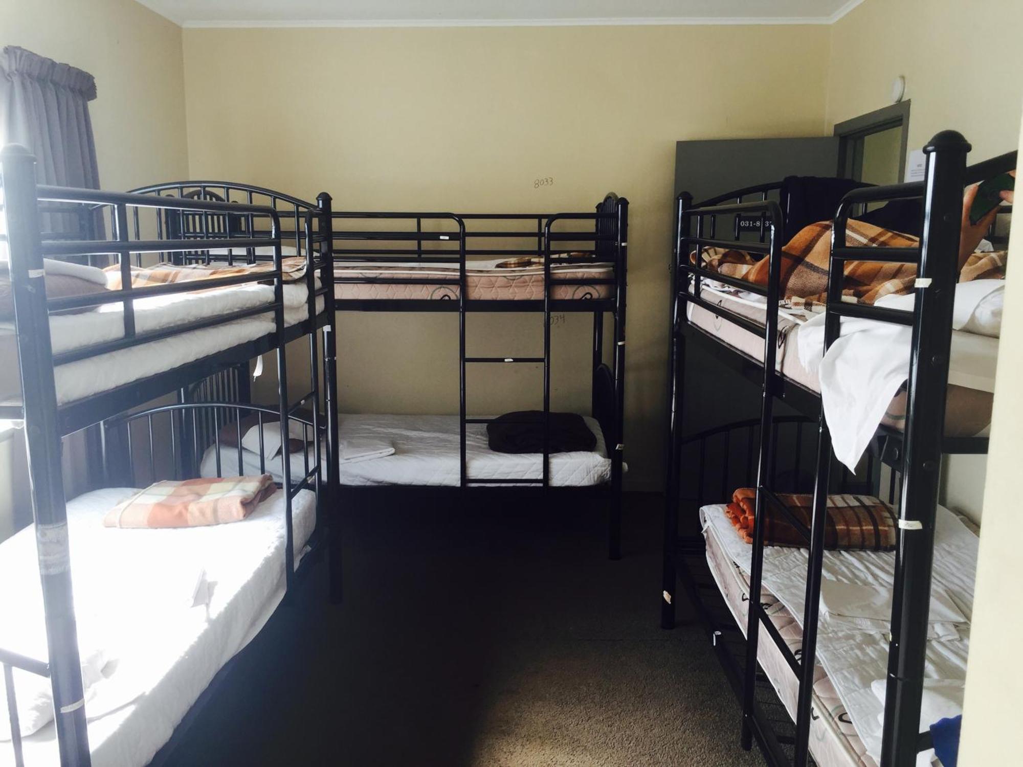 Kiwi Airport Backpackers Auckland