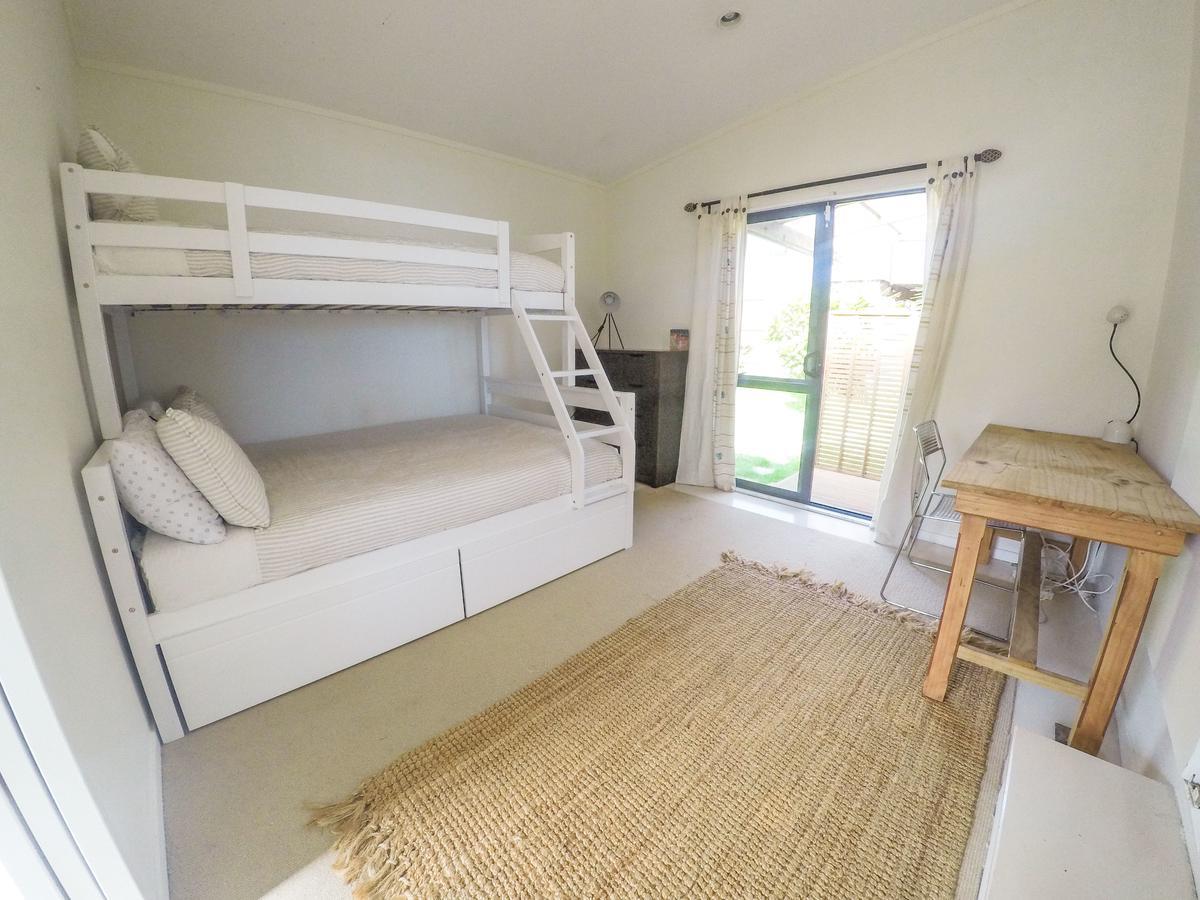 Coast Retreat Muriwai - Walk To The Beach! Auckland