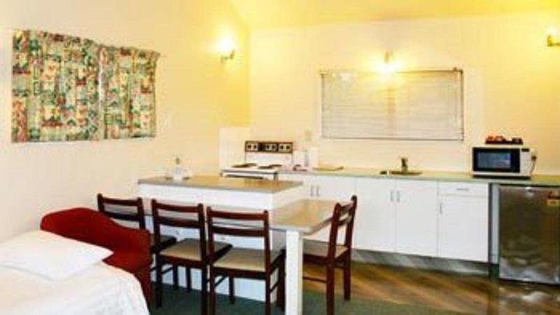 Motel Rayland Epsom 2*