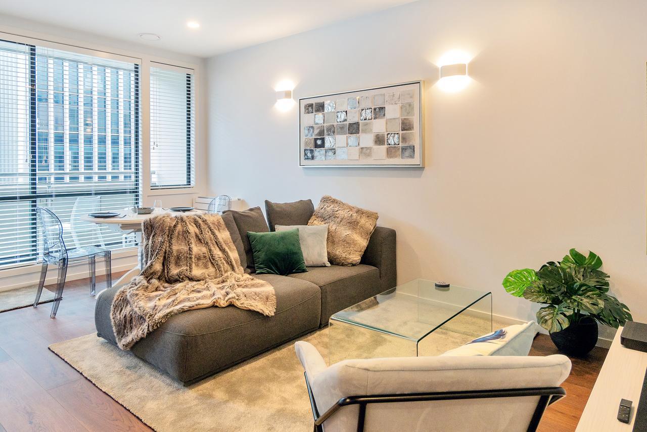 Apartment Chic Metro With Free Parking And Air-con