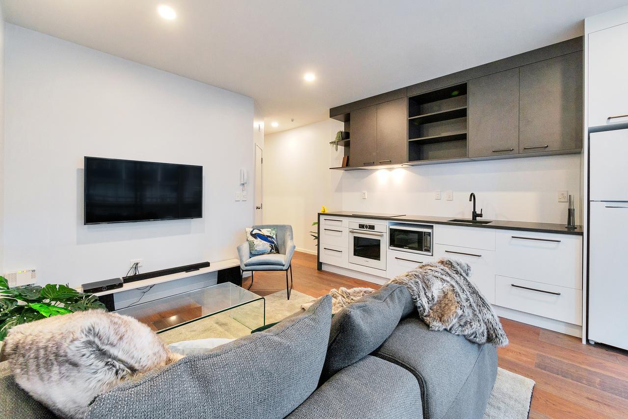 Chic Metro With Free Parking And Air-con Apartment *