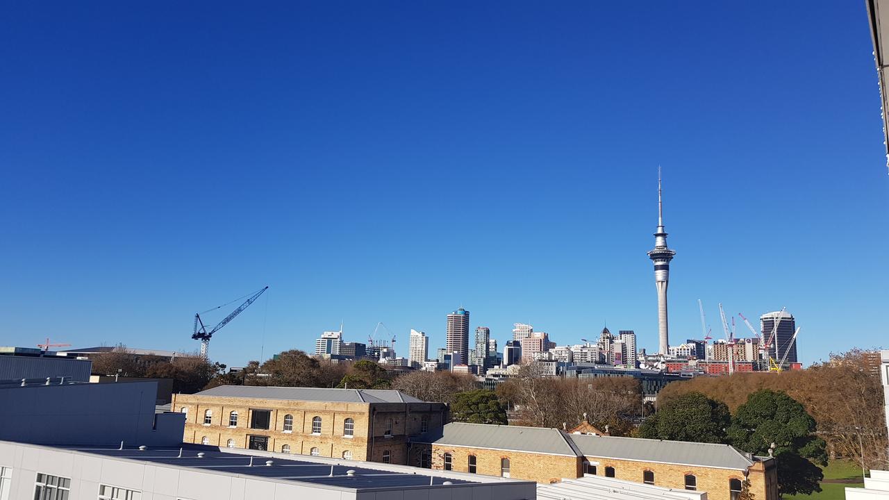 Fisher Point - Shared Bed & Breakfast Auckland