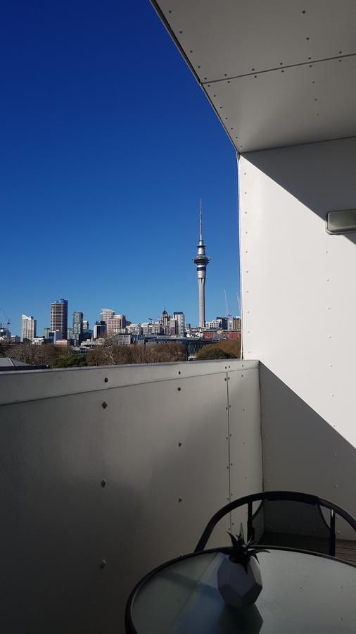 Fisher Point - Shared 3* Auckland