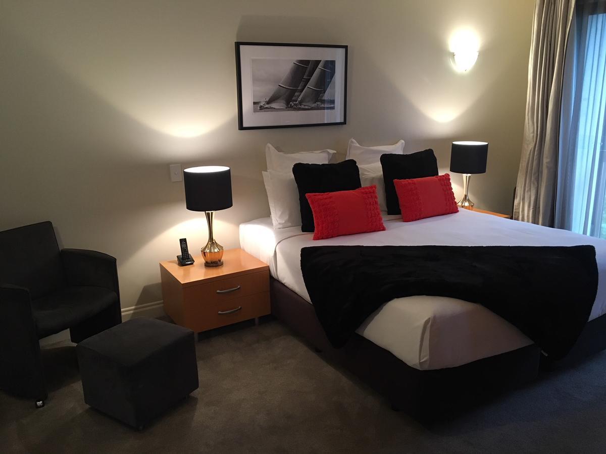 Latitude 37 Aparthotel 4*