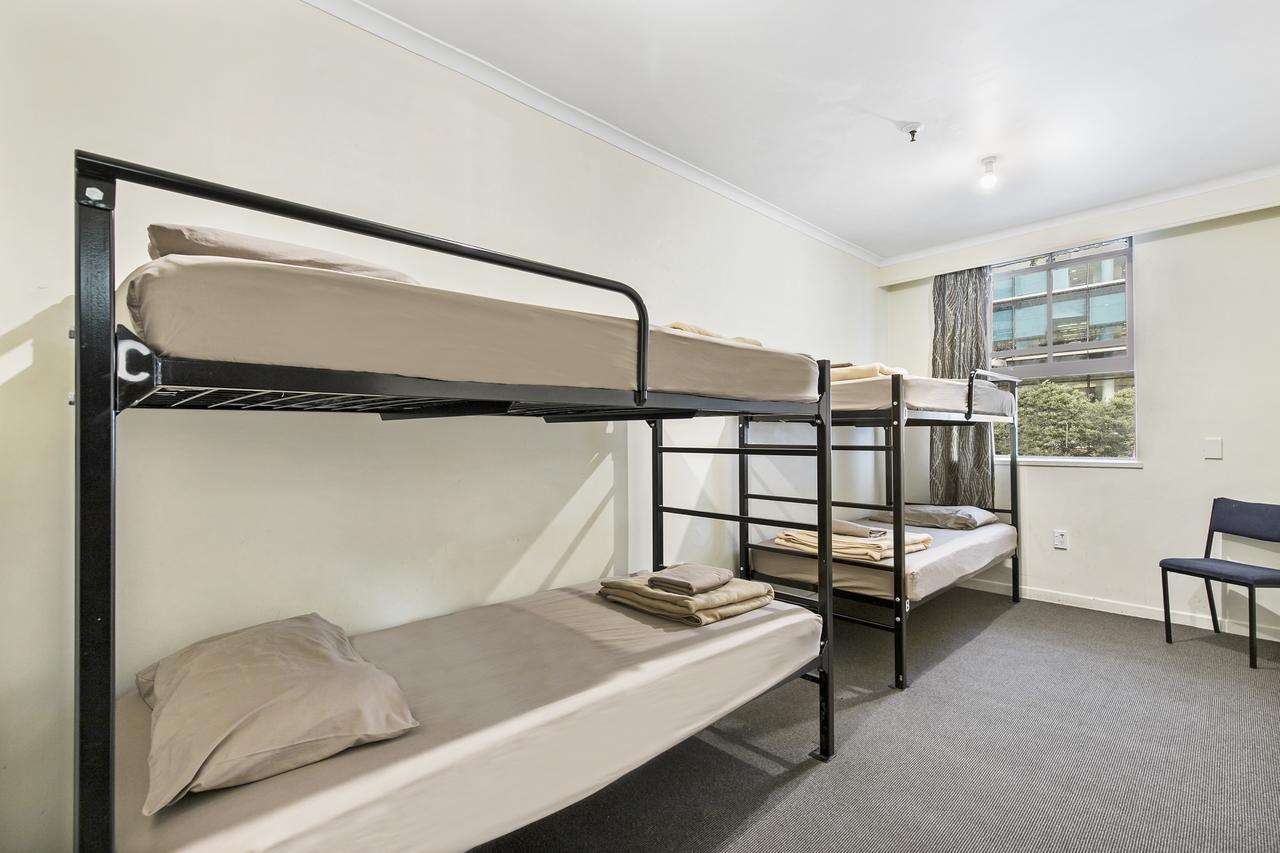 Queen Street Backpackers *