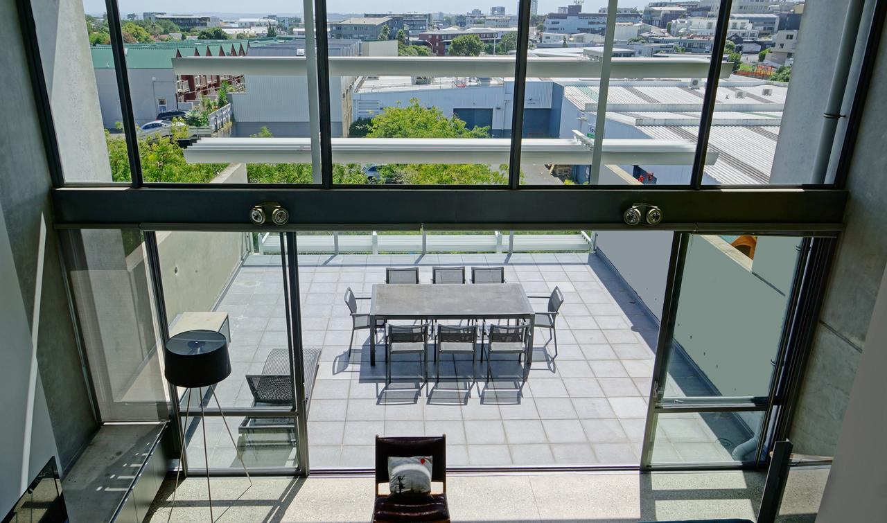 City Fringe With Sky Tower And City Views *