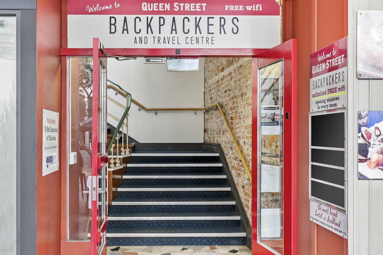 Queen Street Backpackers * Auckland