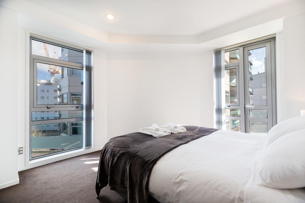 Beautiful With Balcony * Auckland
