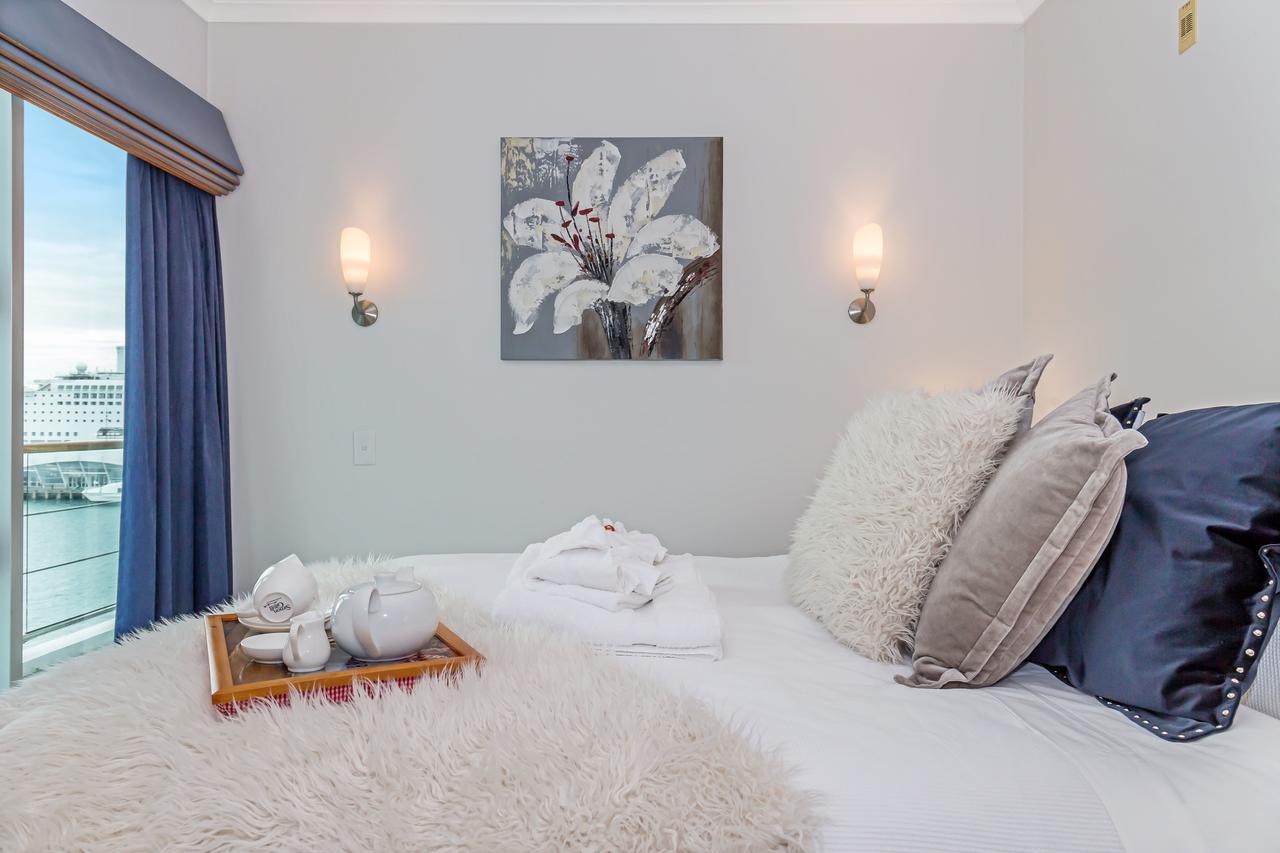 Princes Wharf 1br Sub-penthouse With Panoramic & Ocean Views * Auckland