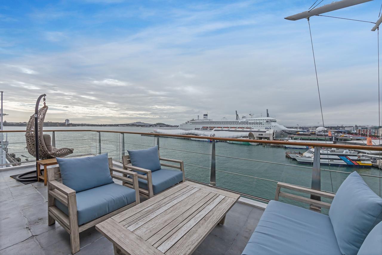 Princes Wharf 1br Sub-penthouse With Panoramic & Ocean Views * Auckland