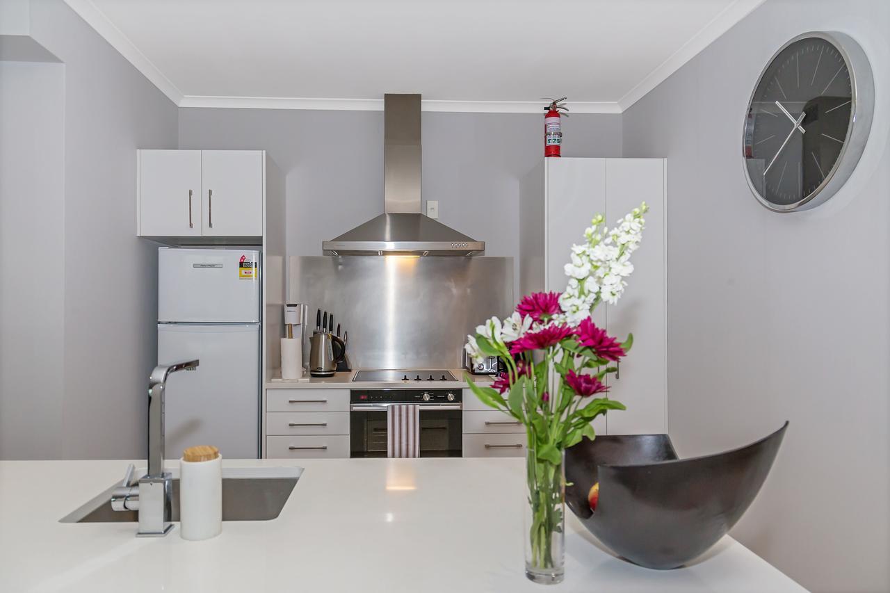 Apartment Princes Wharf 1br Sub-penthouse With Panoramic & Ocean Views