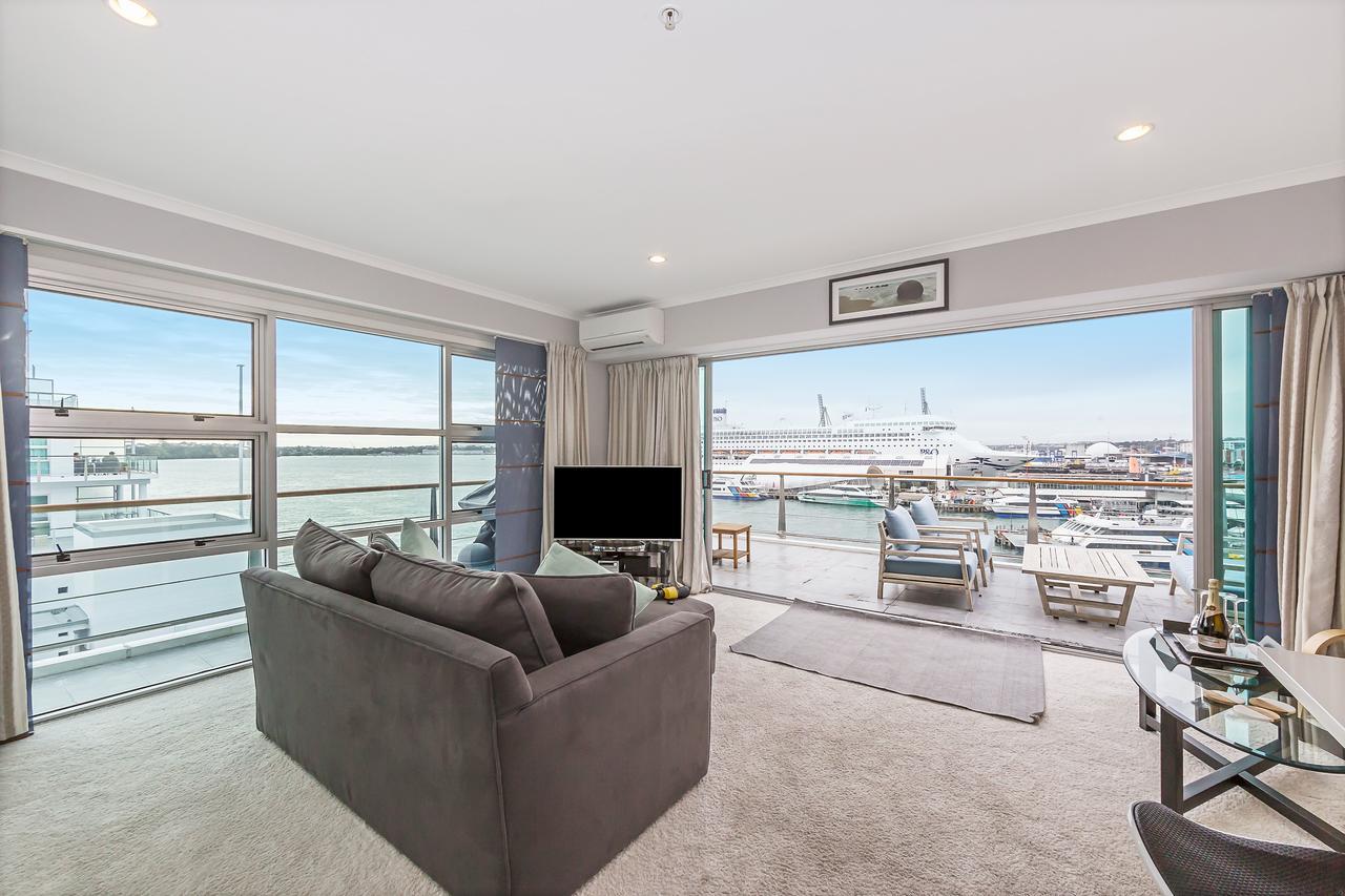 Princes Wharf 1br Sub-penthouse With Panoramic & Ocean Views Apartment *