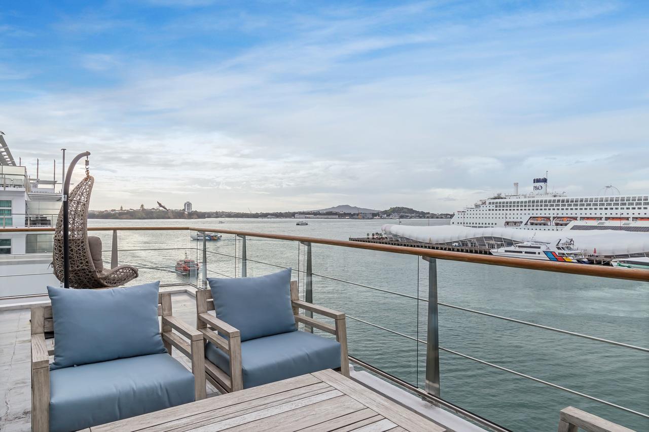 Apartment Princes Wharf 1br Sub-penthouse With Panoramic & Ocean Views *