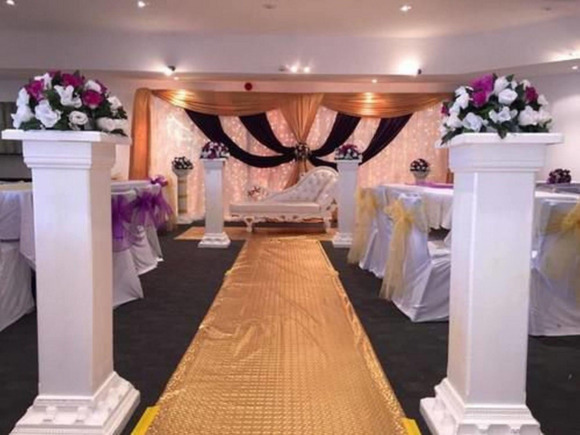 Hotel Manukau & Conference Centre 3*