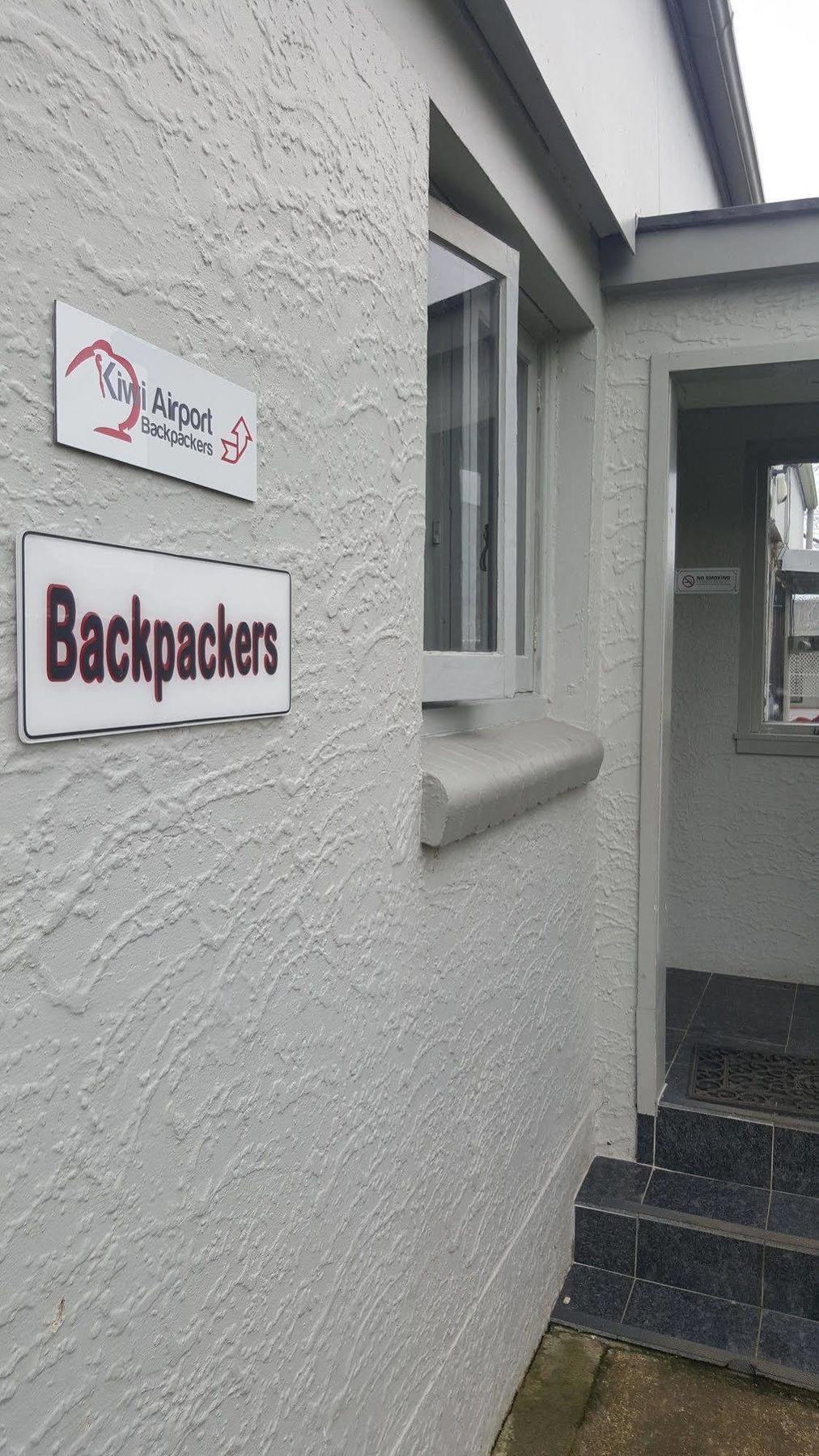 Kiwi Airport Backpackers Hostel *