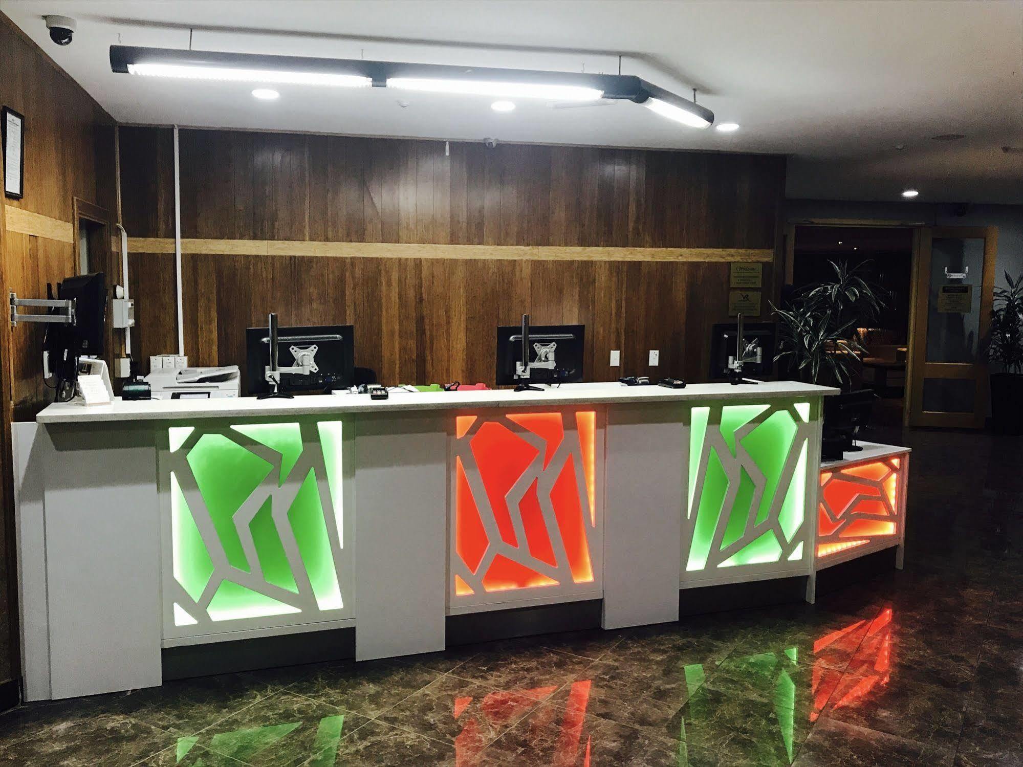 Kiwi Airport Backpackers Hostel