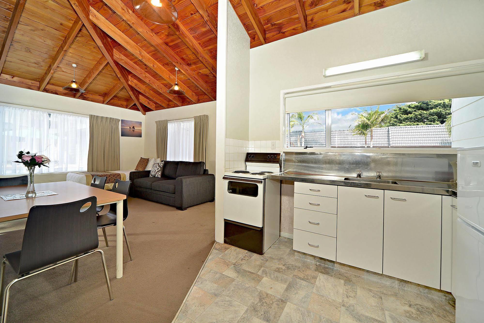 Takapuna Motor 4* Auckland