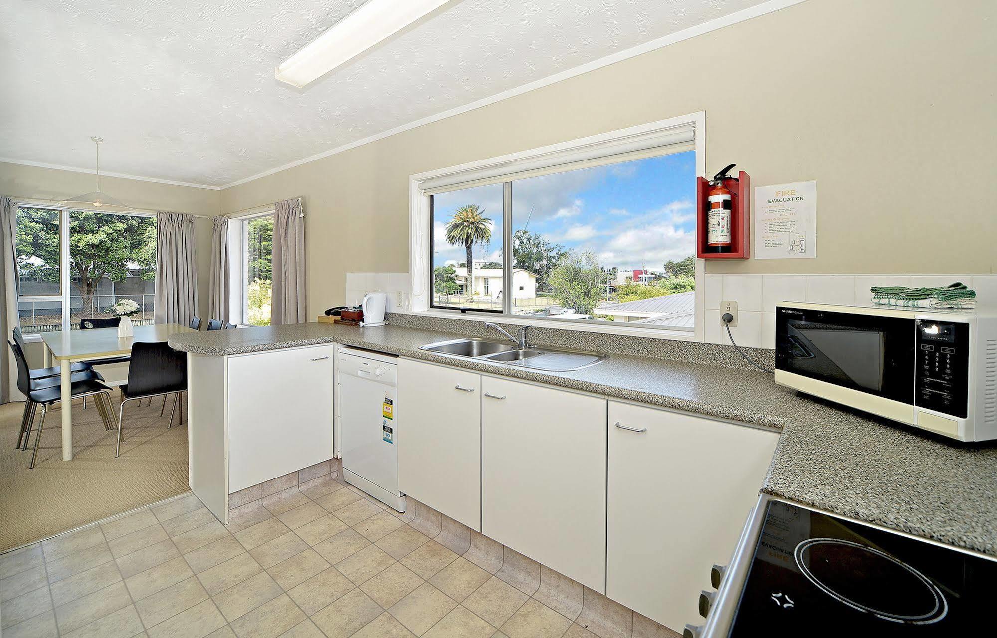 Takapuna Motor Motel 4*