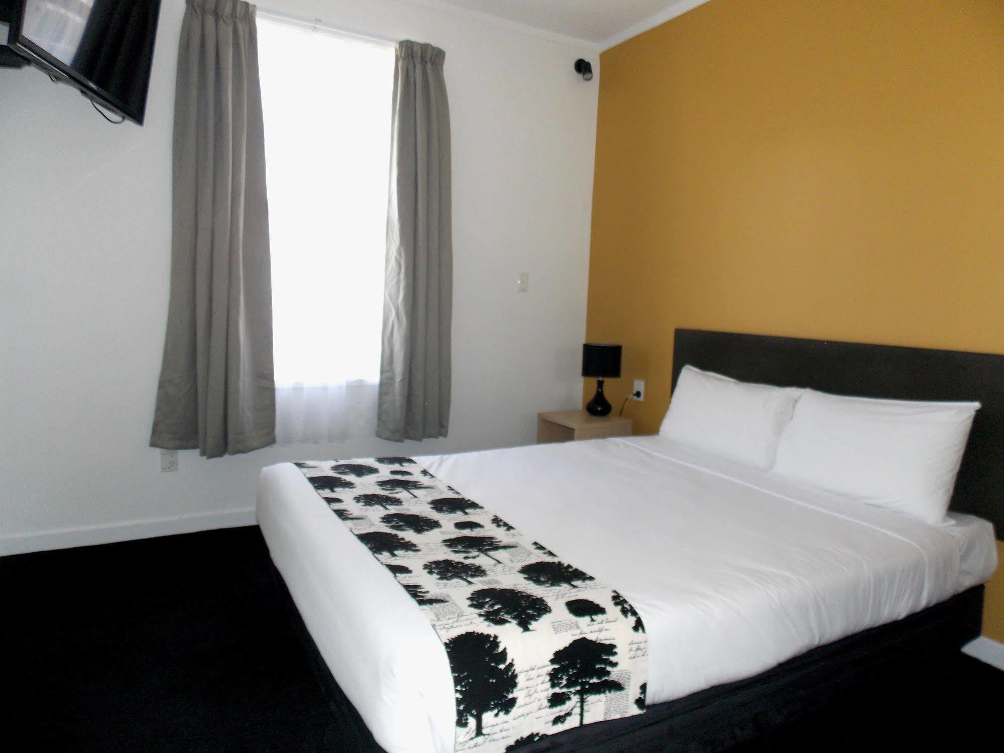 Parnell Pines Motel