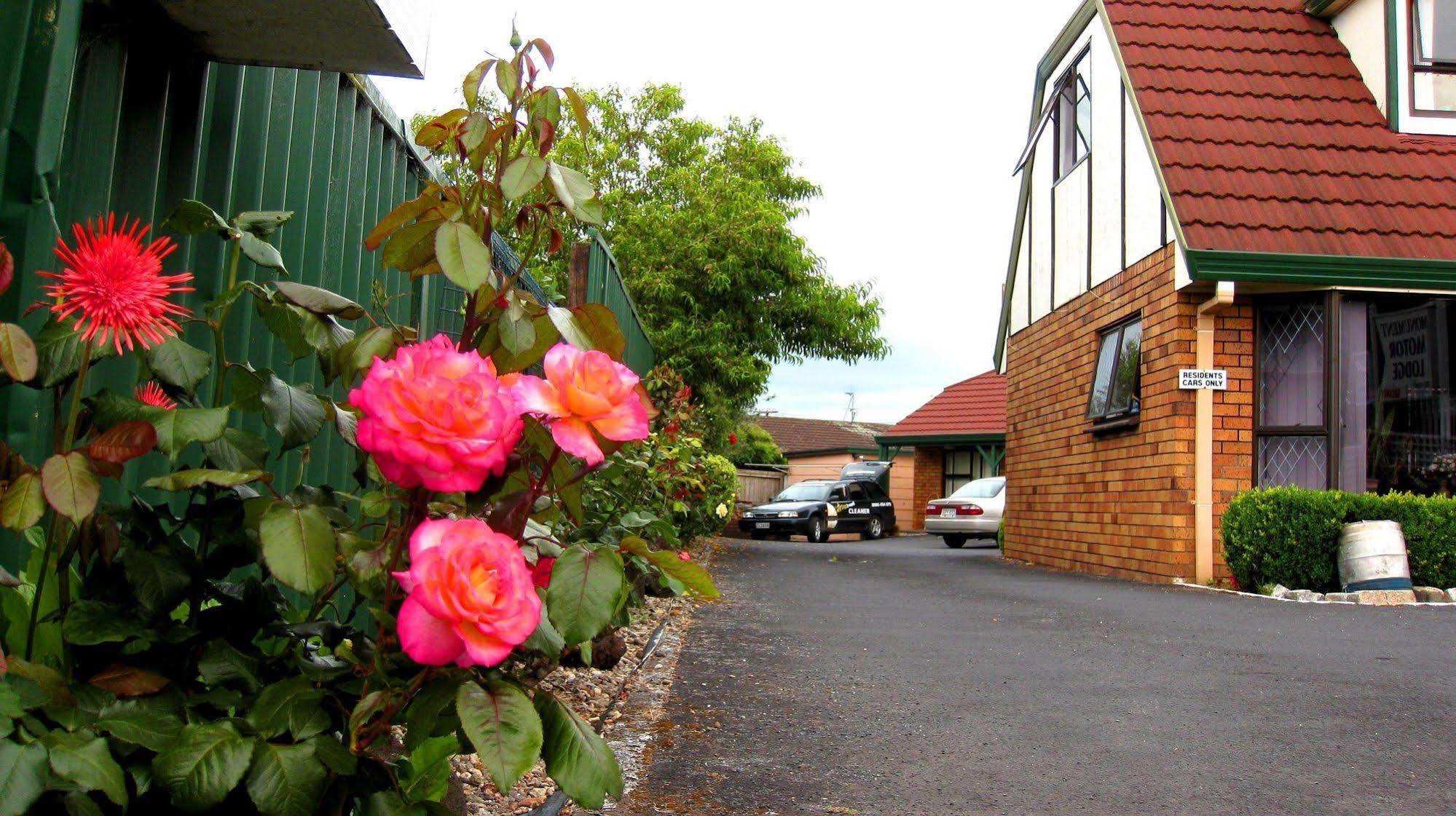 Monument Motor Papakura