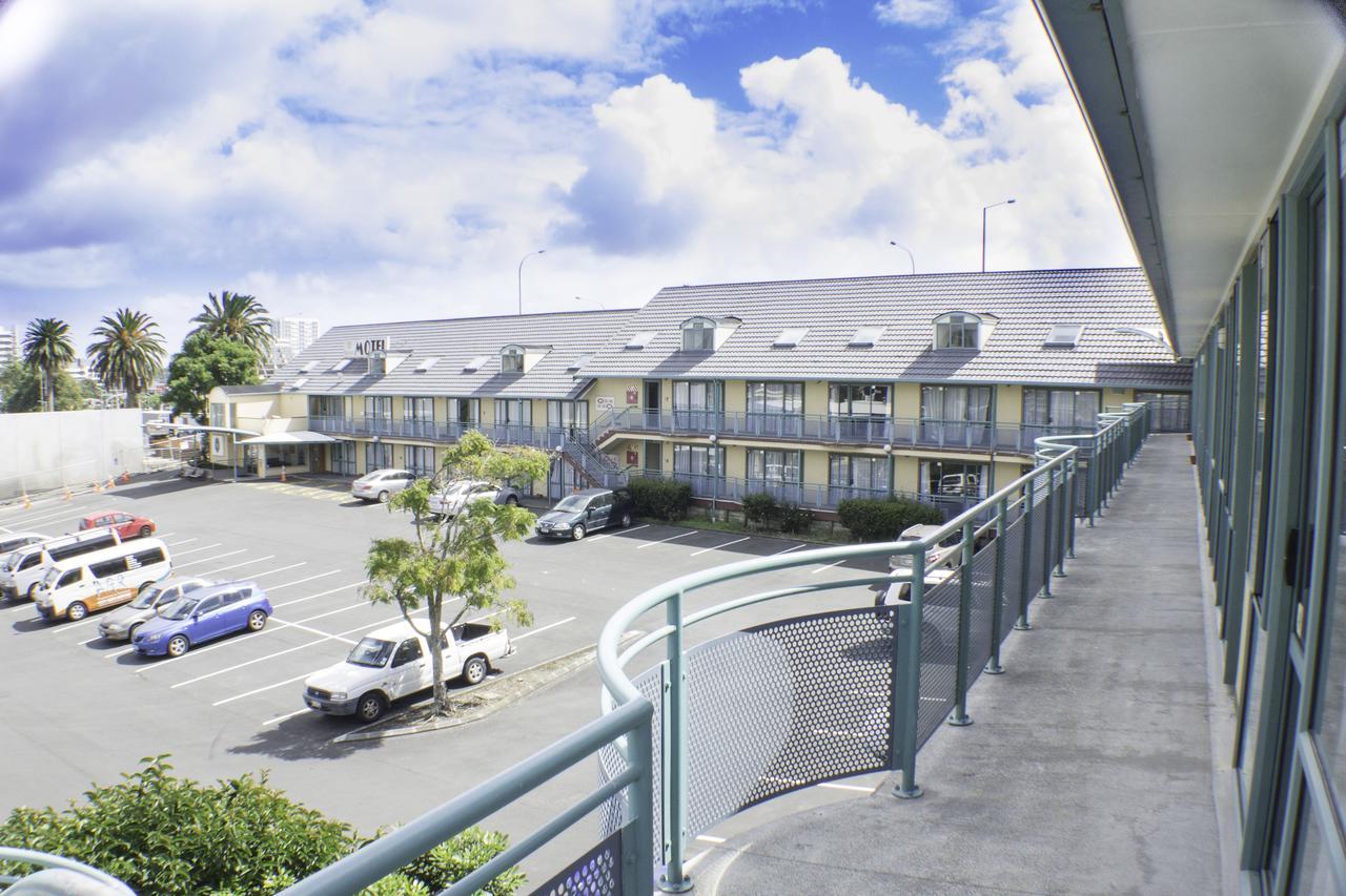 Rayland Auckland