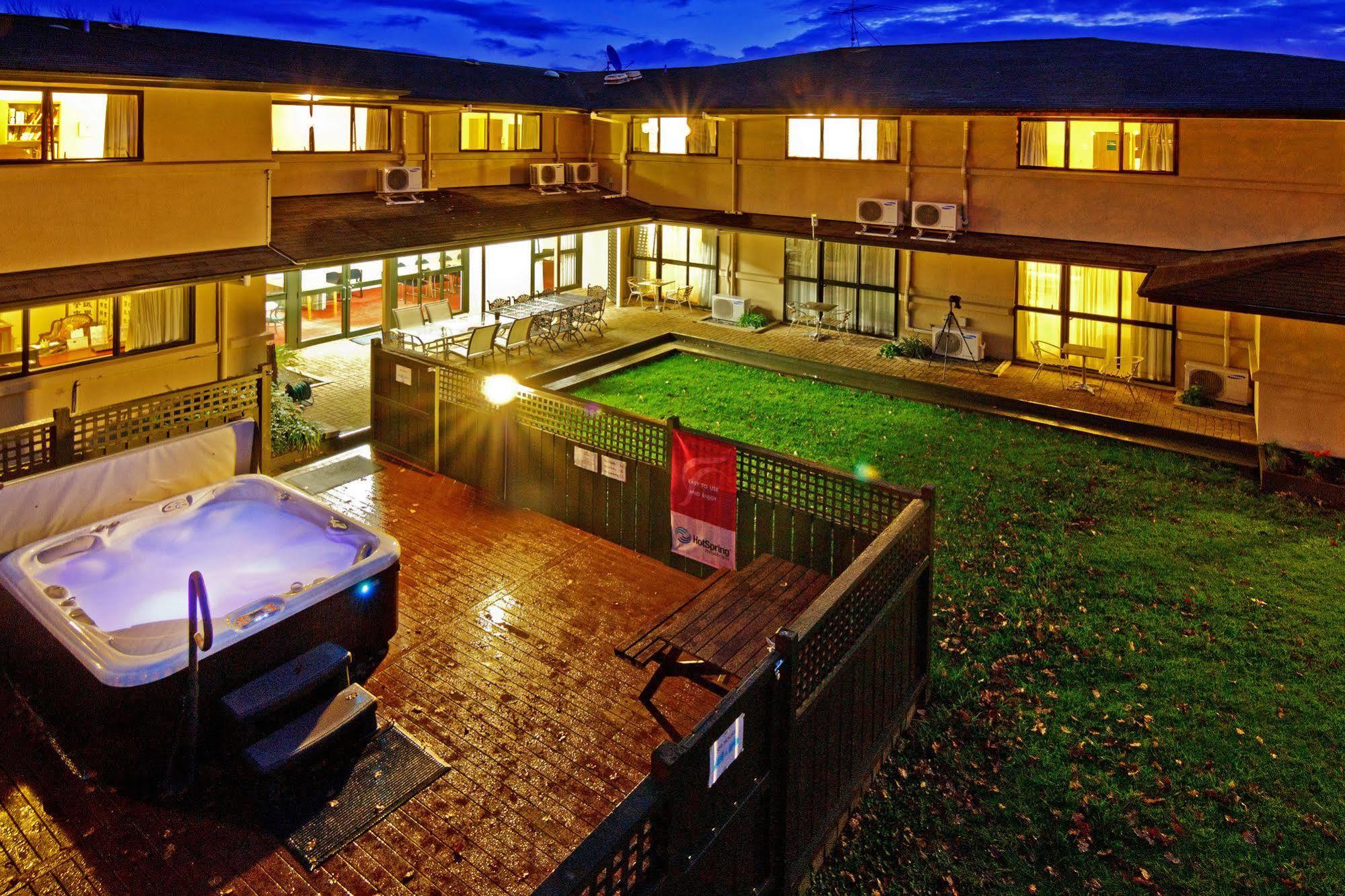 Motel Albany Oak 4*