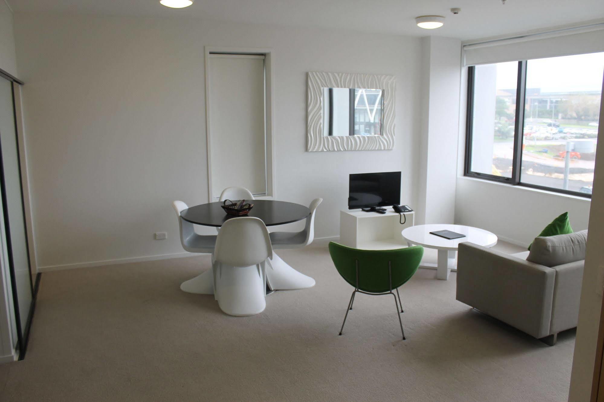 Mcentral Manukau Aparthotel 4*