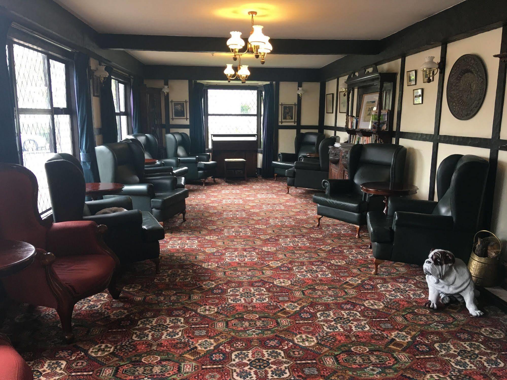 The Surrey 4*