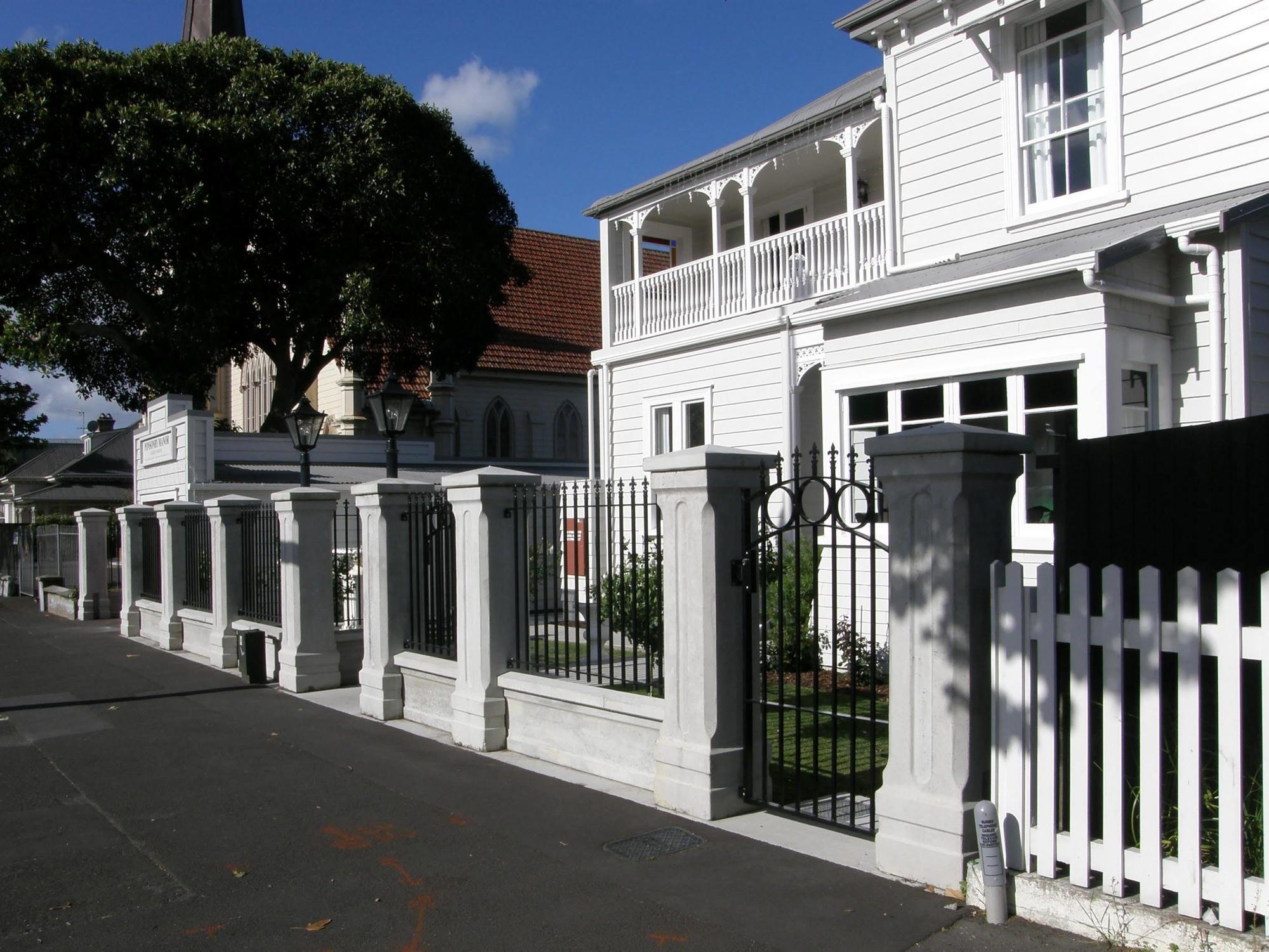 Ponsonby Manor Guest house 4*