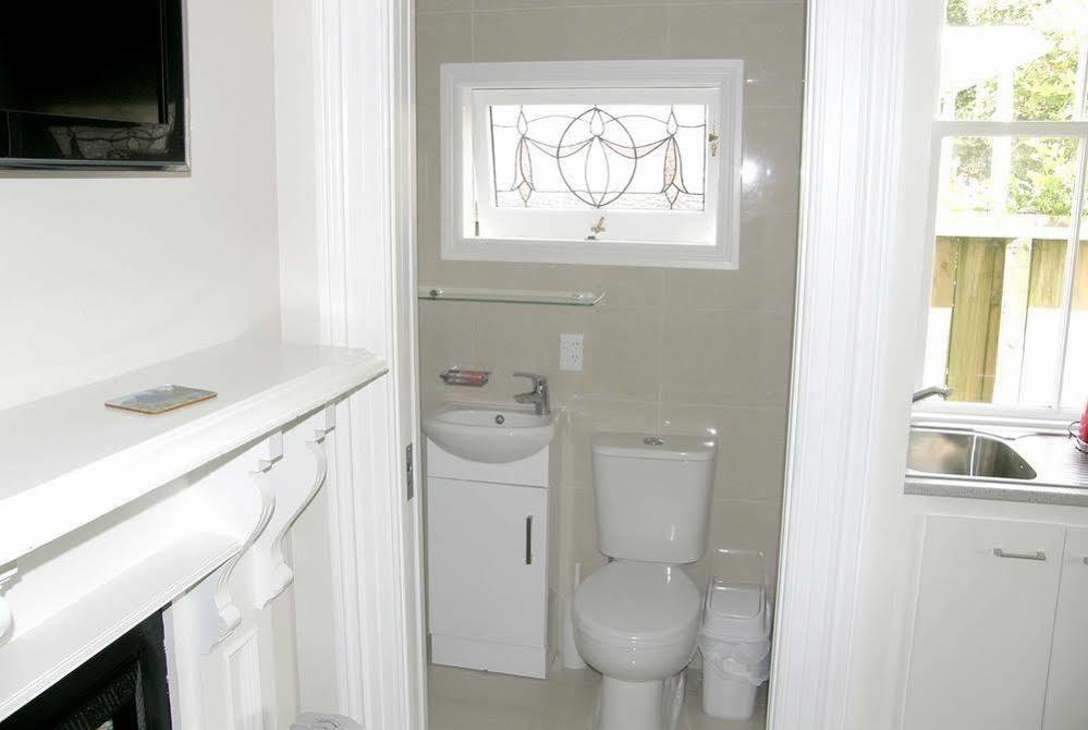 Guest house Ponsonby Manor 4*