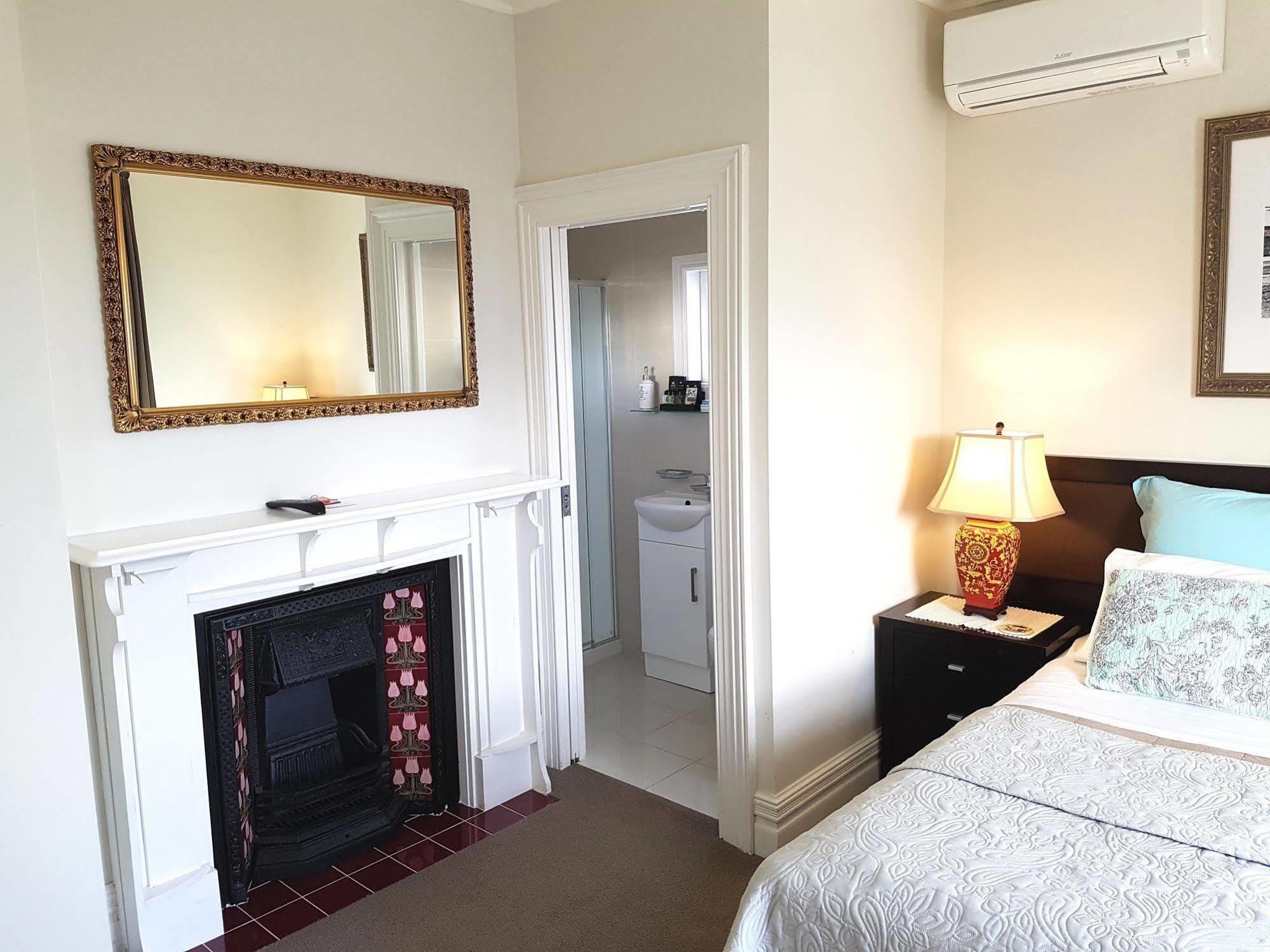 Ponsonby Manor 4*