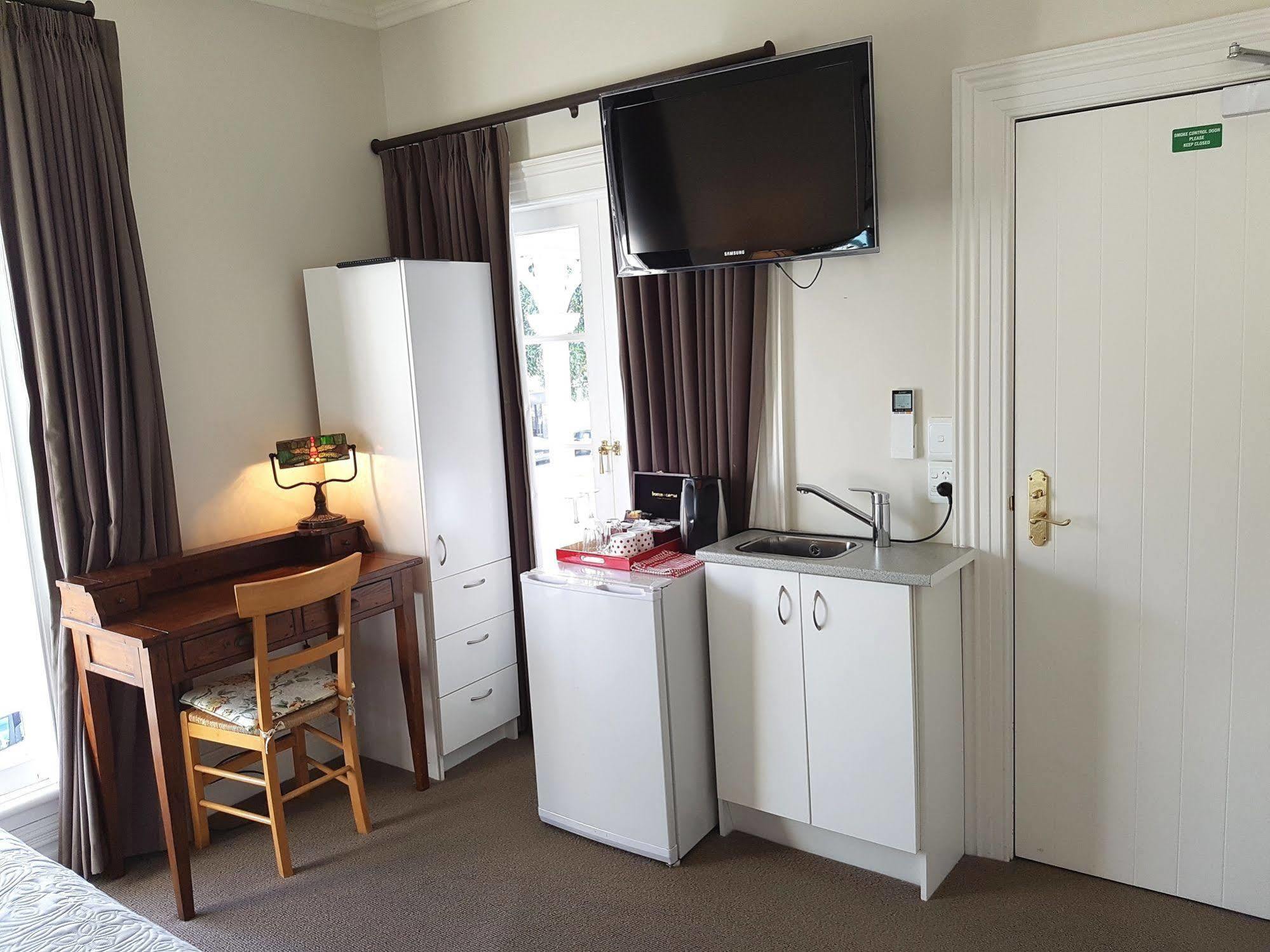 Ponsonby Manor Guest house 4*
