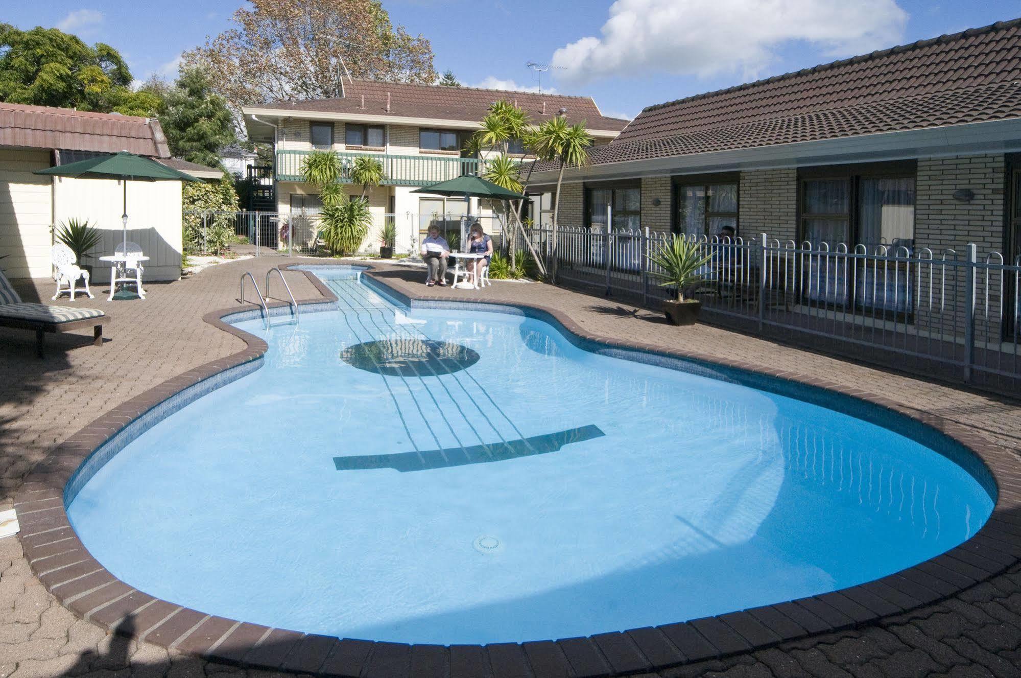 Motel Dukes Midway 4*
