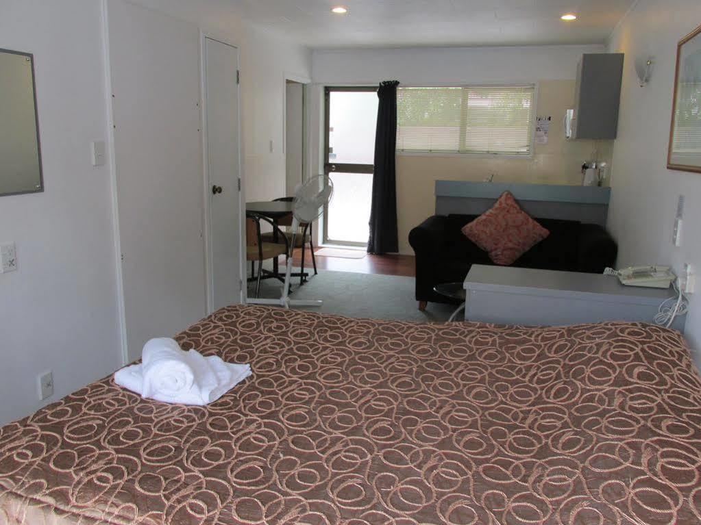 Motel Dukes Midway Auckland