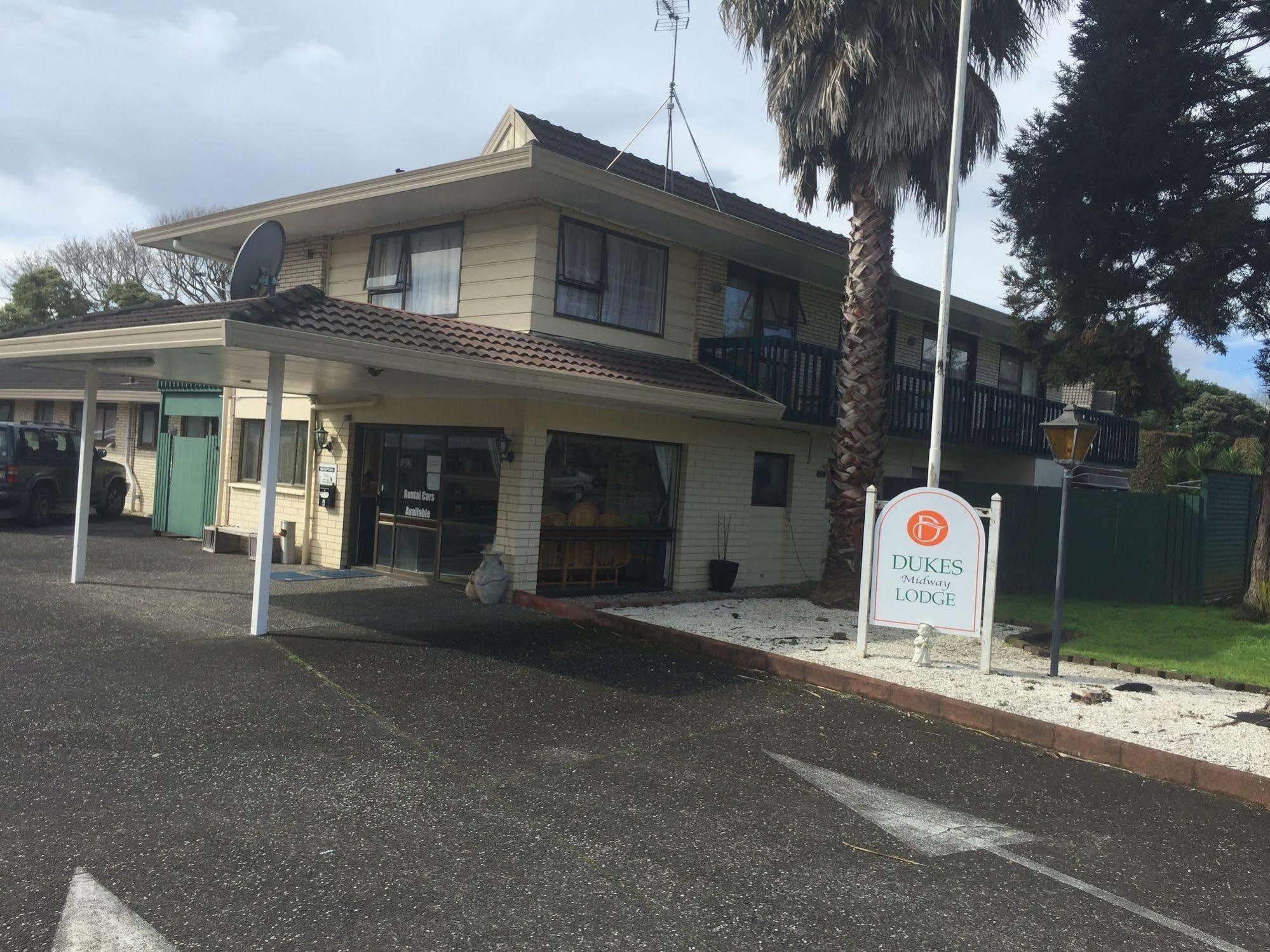 Dukes Midway Motel
