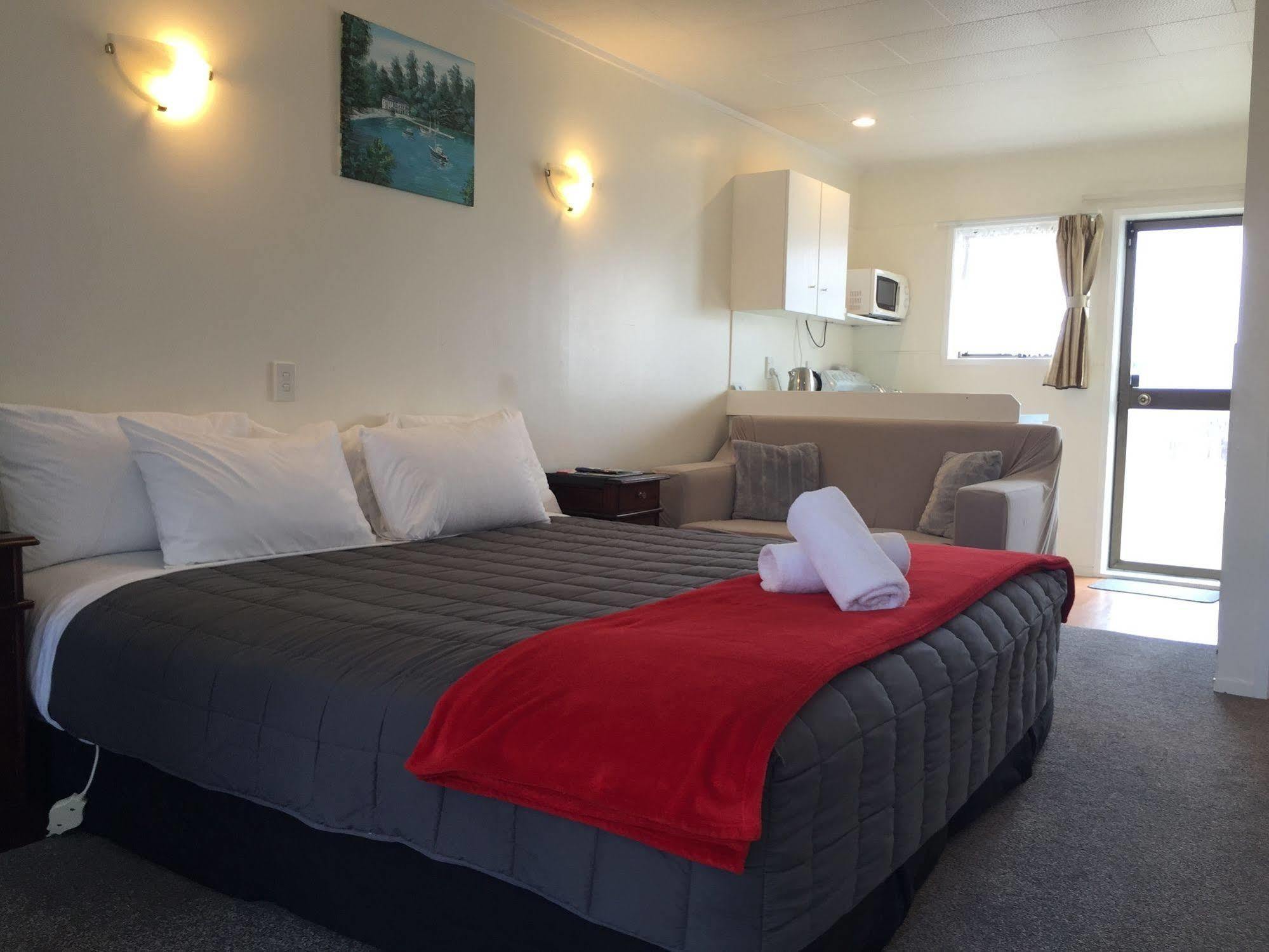Motel Dukes Midway 4*