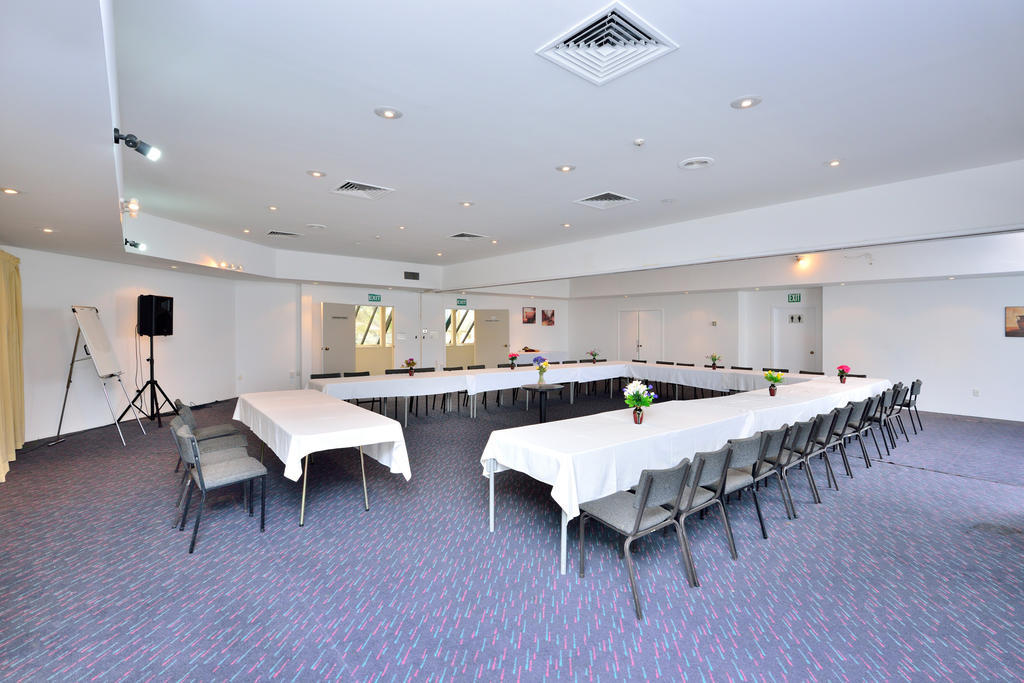 Hotel Manukau & Conference Centre 3*