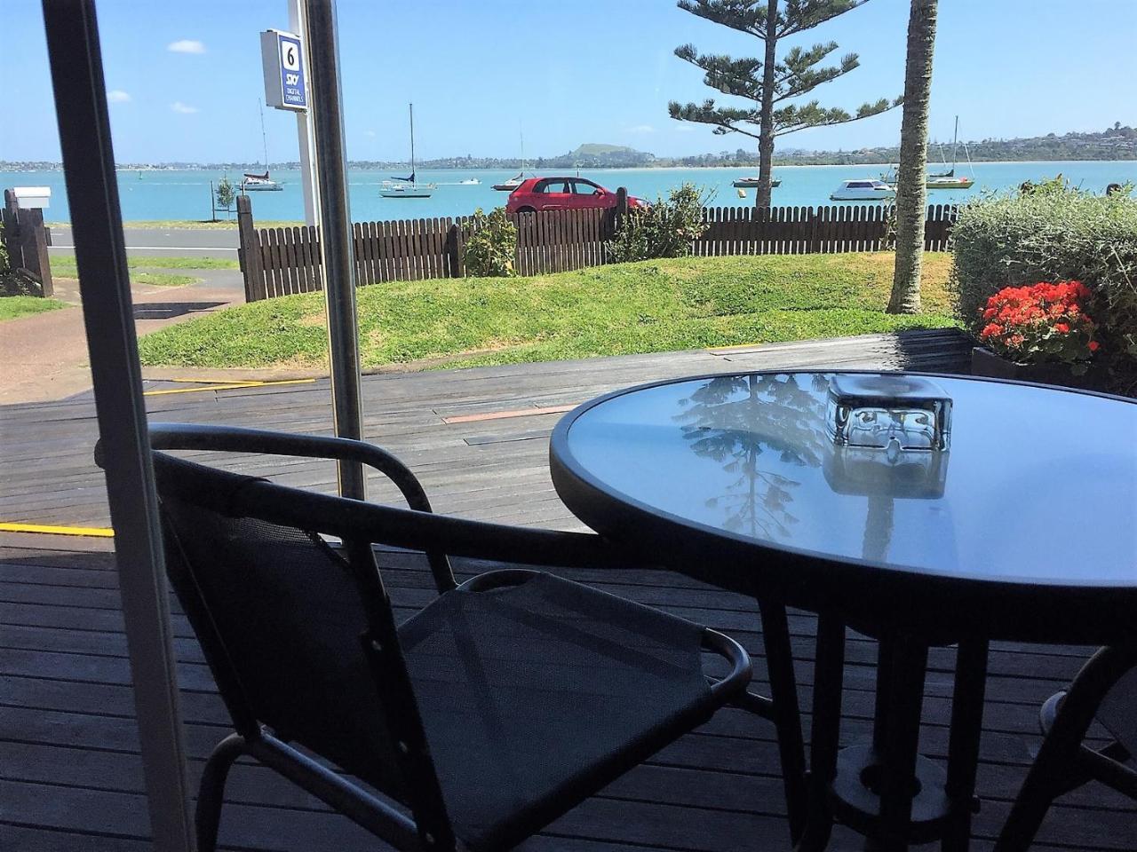Bucklands Waterfront 3*