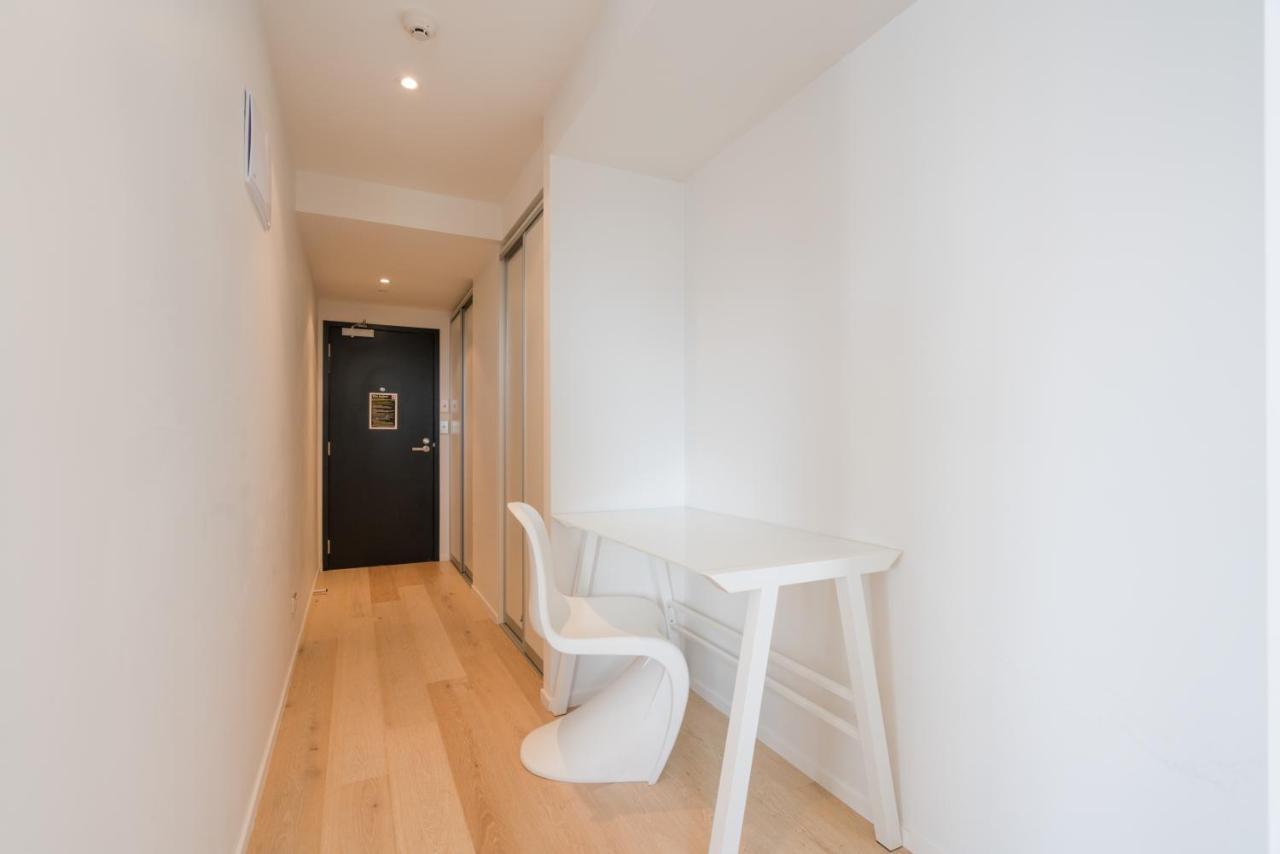 Spectacular Views 2 Bedroom In Cbd Apartment *