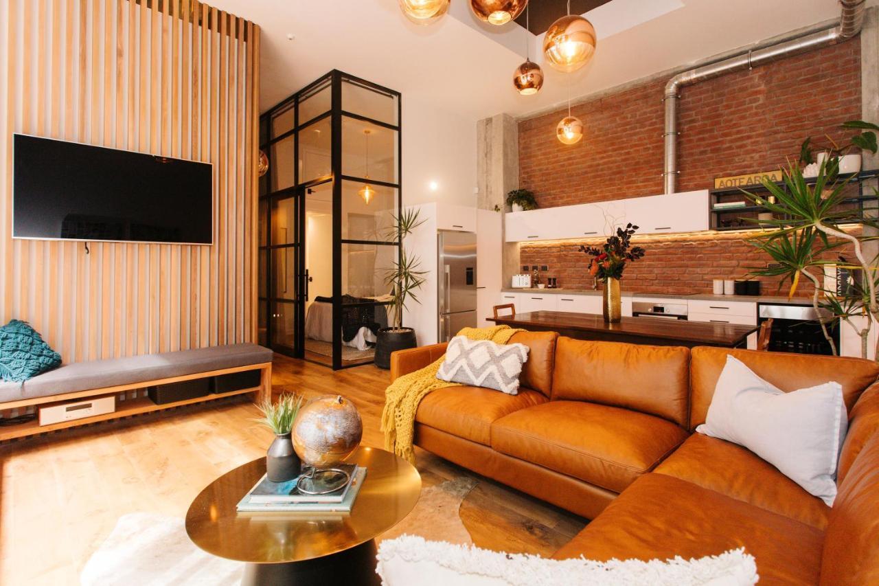 Anzac South Loft - 4 Bedrooms & 2 Free Car Parks