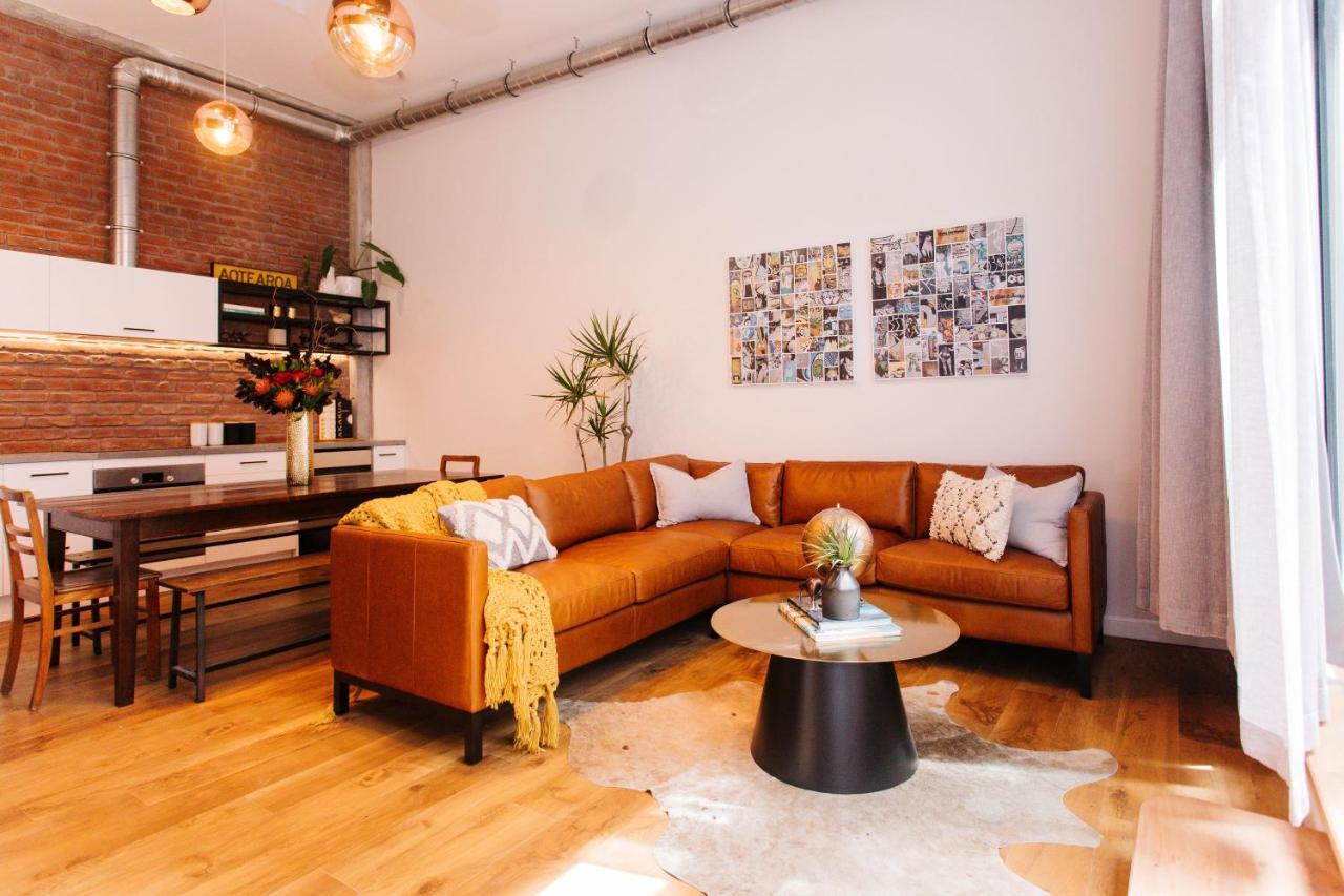 Anzac South Loft - 4 Bedrooms & 2 Free Car Parks